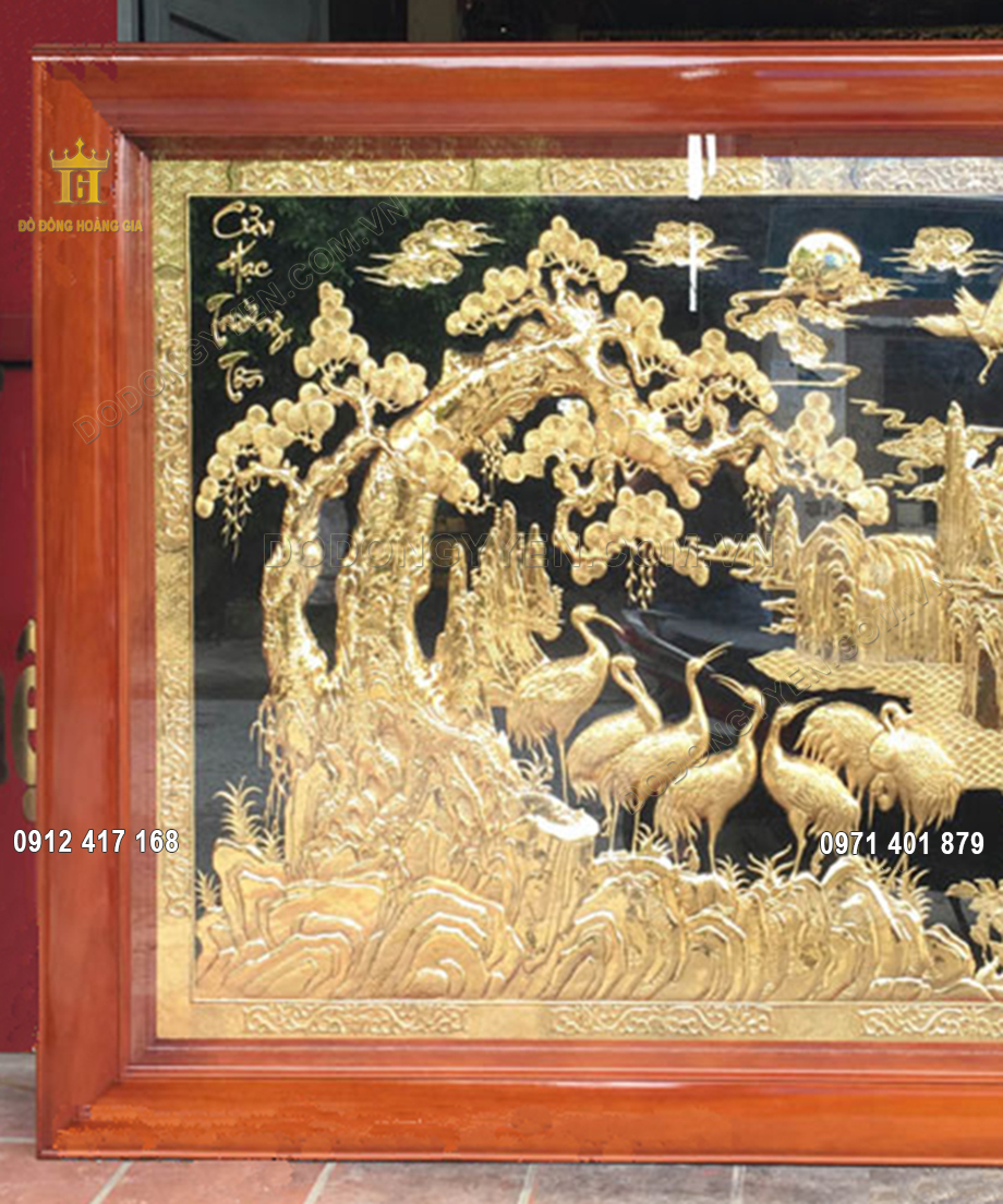 Tranh thường được treo ở ph&ograve;ng kh&aacute;ch hay d&ugrave;ng l&agrave;m qu&agrave; tặng bạn b&egrave;, người th&acirc;n hay đối t&aacute;c kinh doanh với &yacute; nghĩa cầu may mắn, cắt tường cho gia chủ